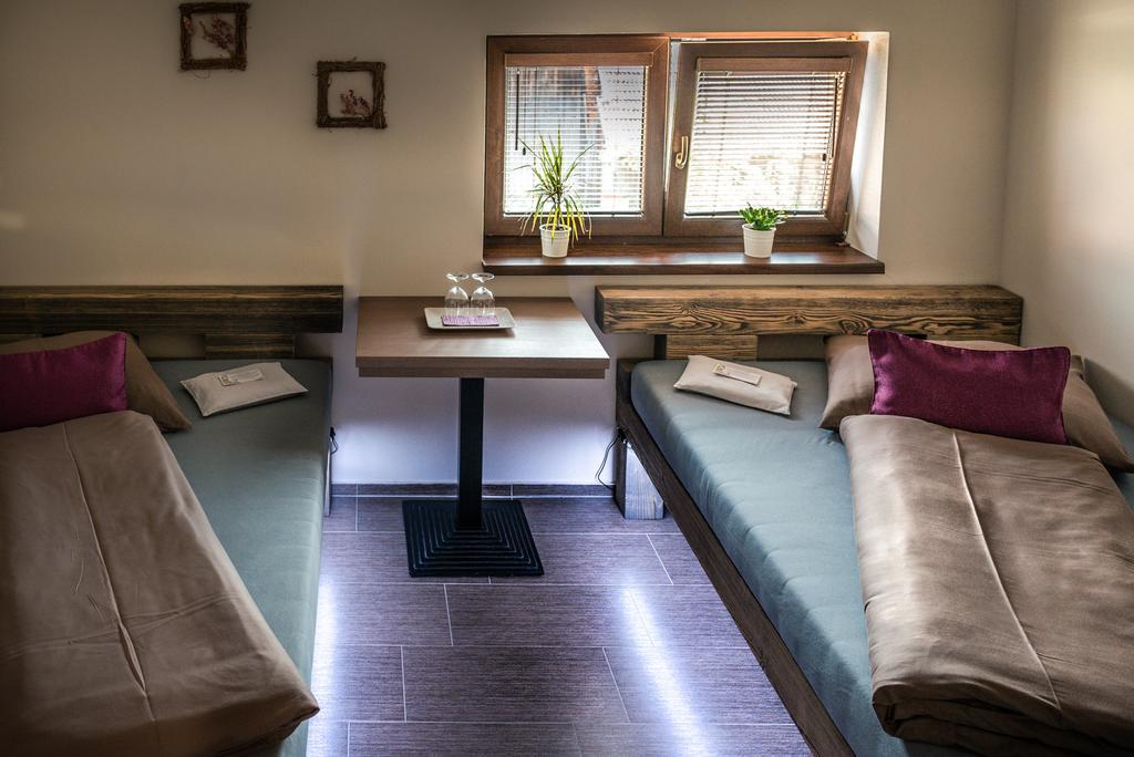 Penzion Víno Hruška Blatnička Habitación foto