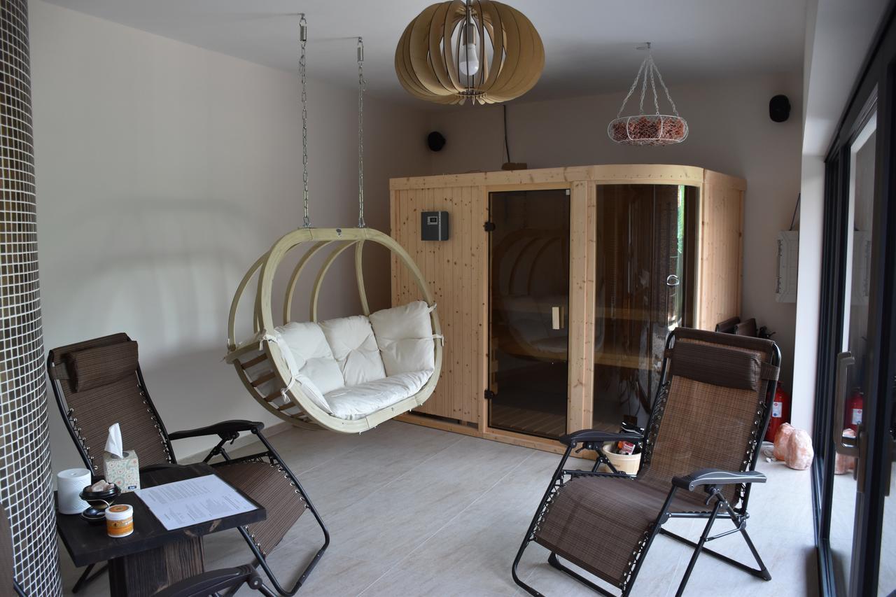 Penzion Víno Hruška Blatnička Exterior foto